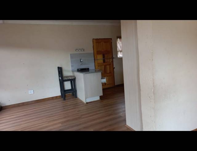2 BEDROOM FLAT RENTED IN SUNNYRIDGE